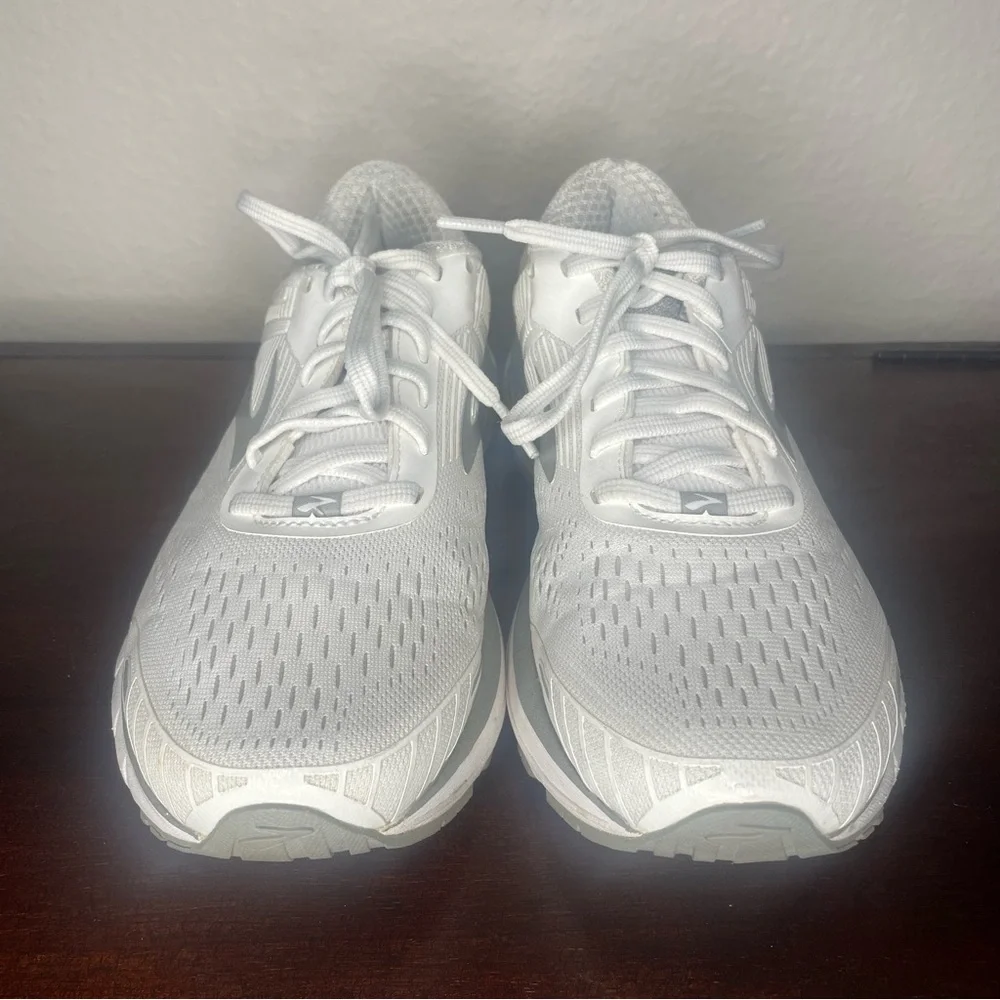 Brooks Adrenaline GTS 18 White Sneaker Size 9 - Picture 4 of 15